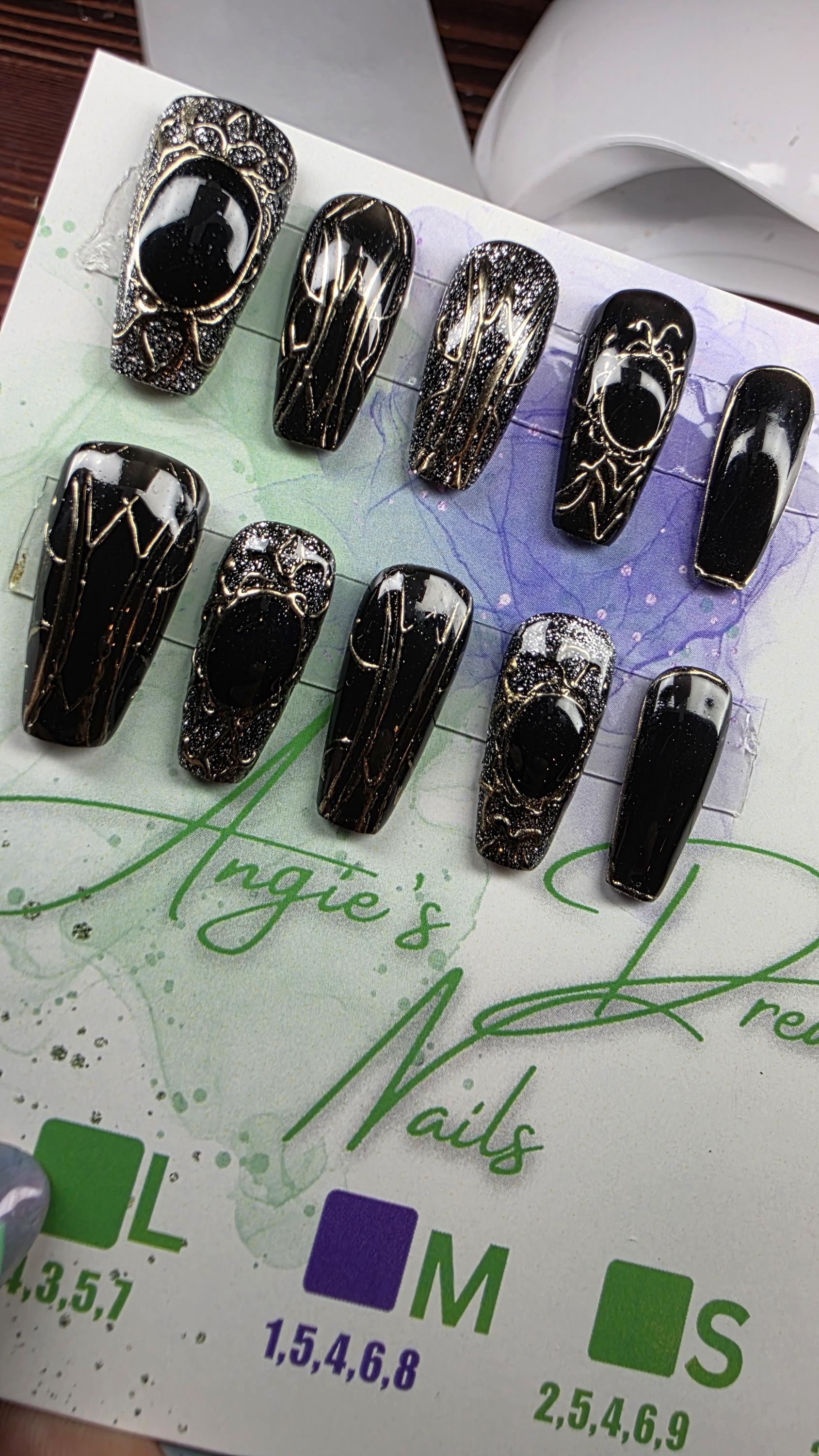 Shadow Veins black and gold [press on nails]coffin shape]