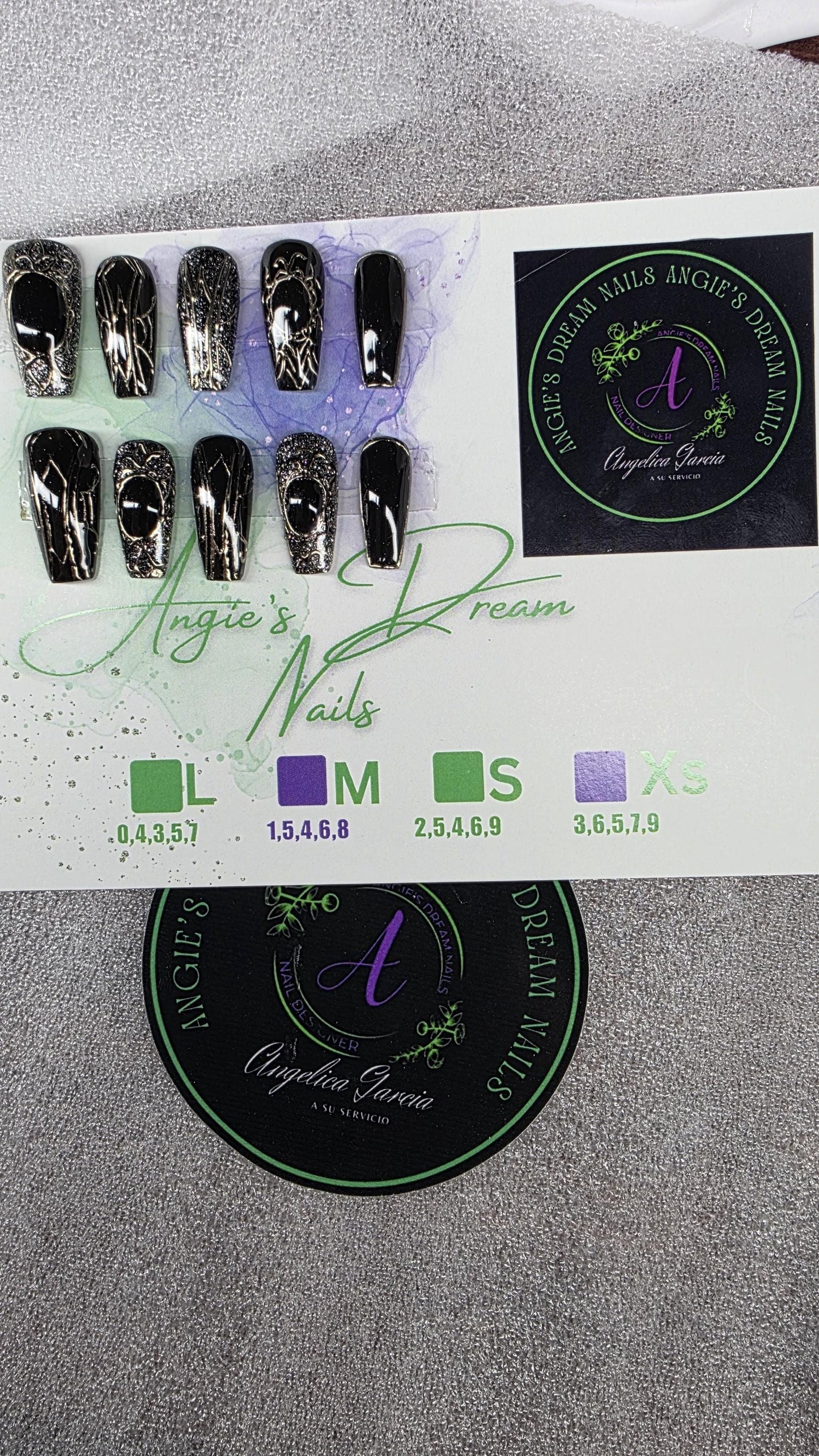 Shadow Veins black and gold [press on nails]coffin shape]