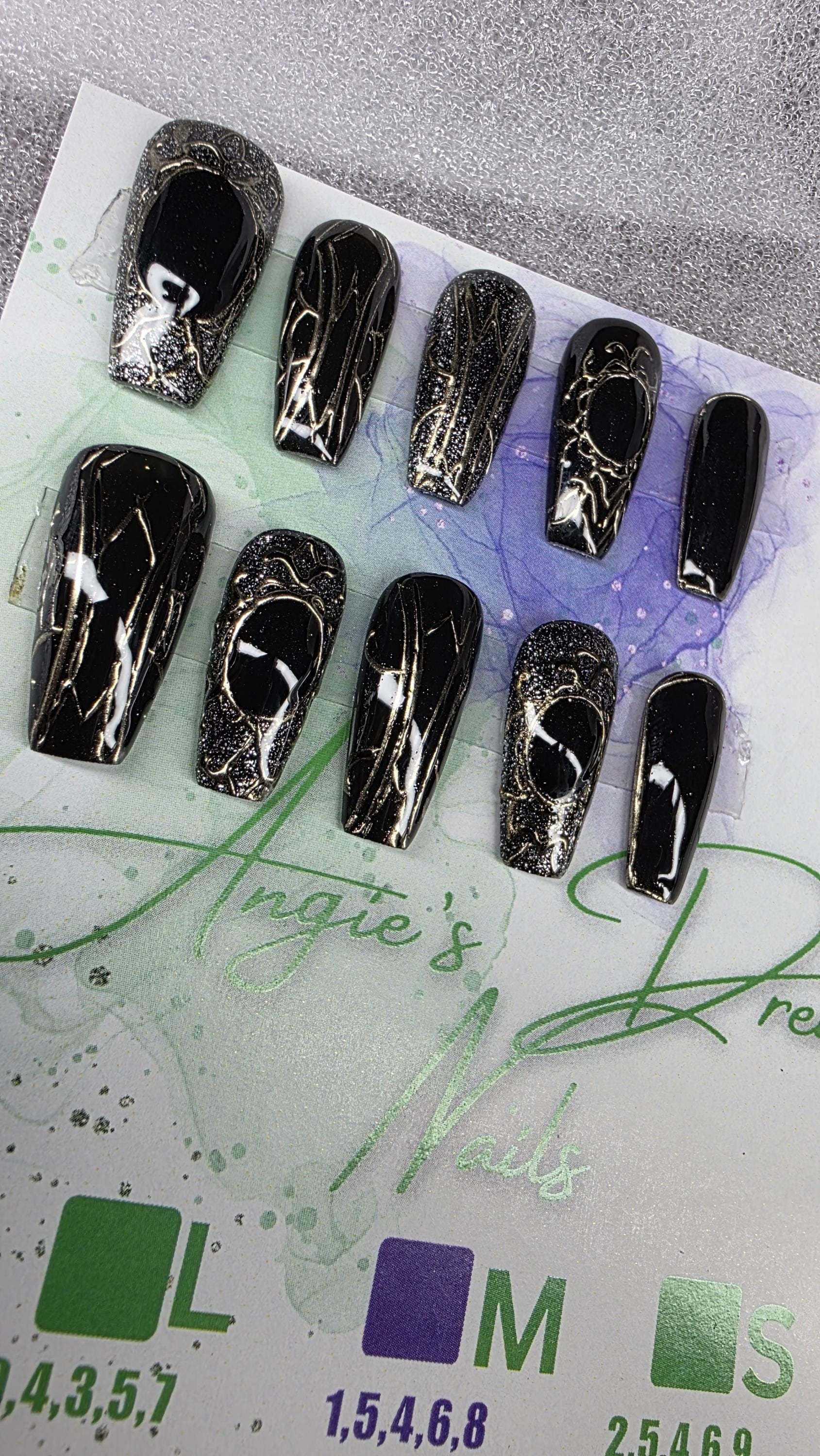 Shadow Veins black and gold [press on nails]coffin shape]