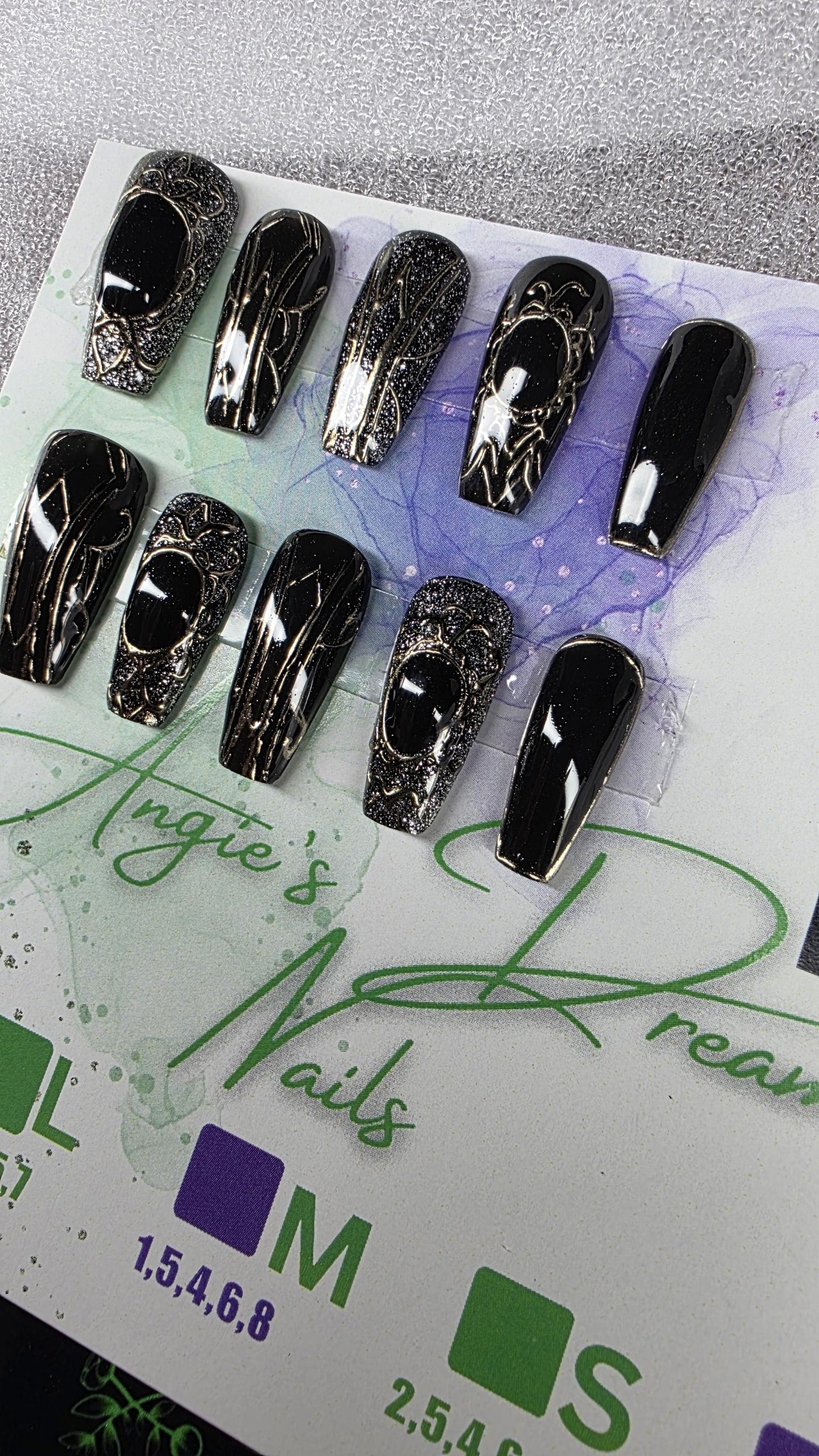 Shadow Veins black and gold [press on nails]coffin shape]