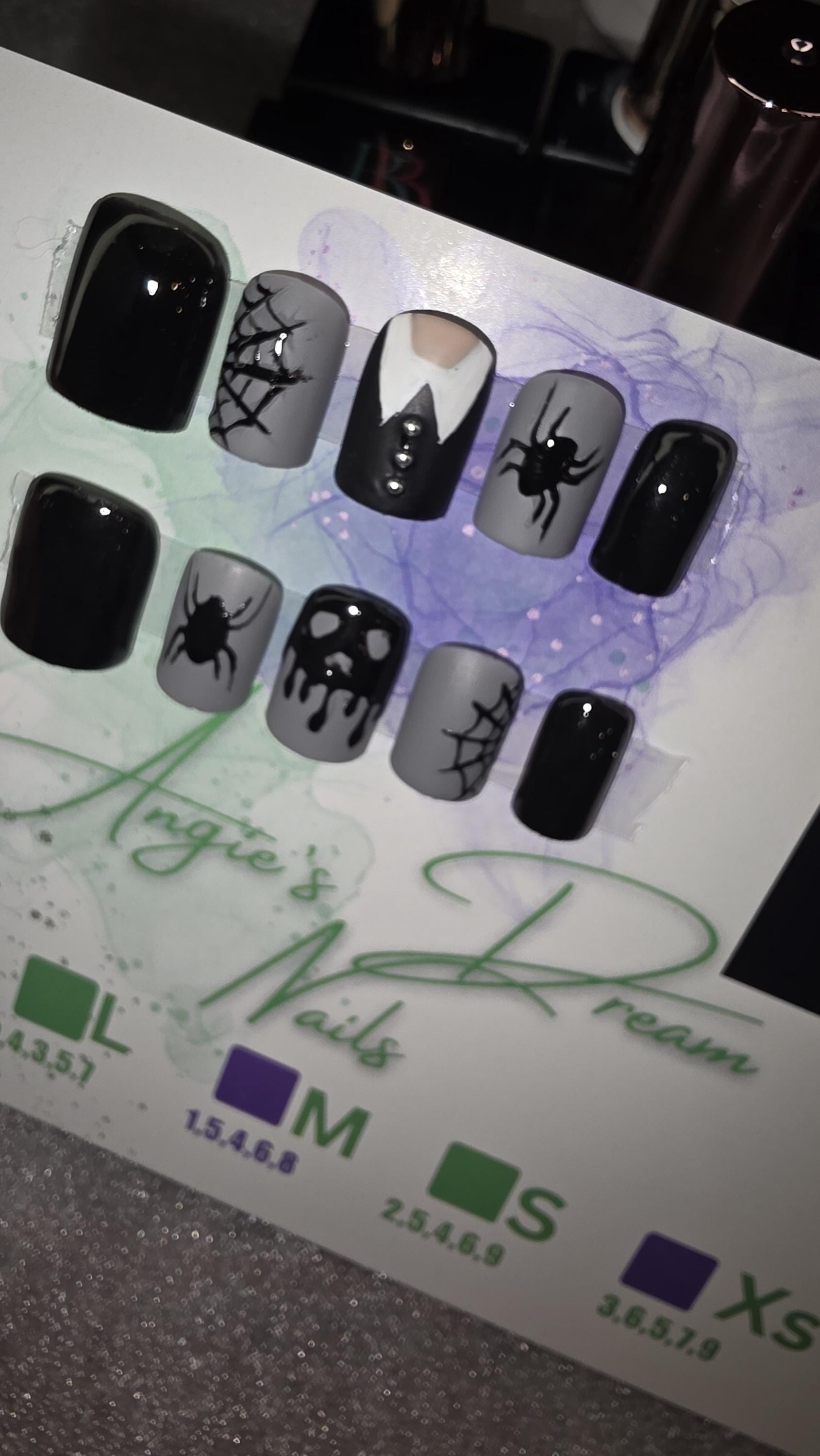 Halloween characters nails [fall nails][black and gray][pressons]xshort