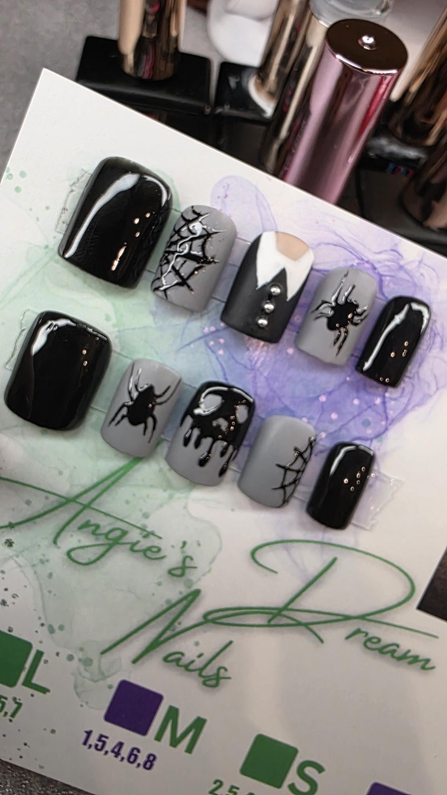 Halloween characters nails [fall nails][black and gray][pressons]xshort