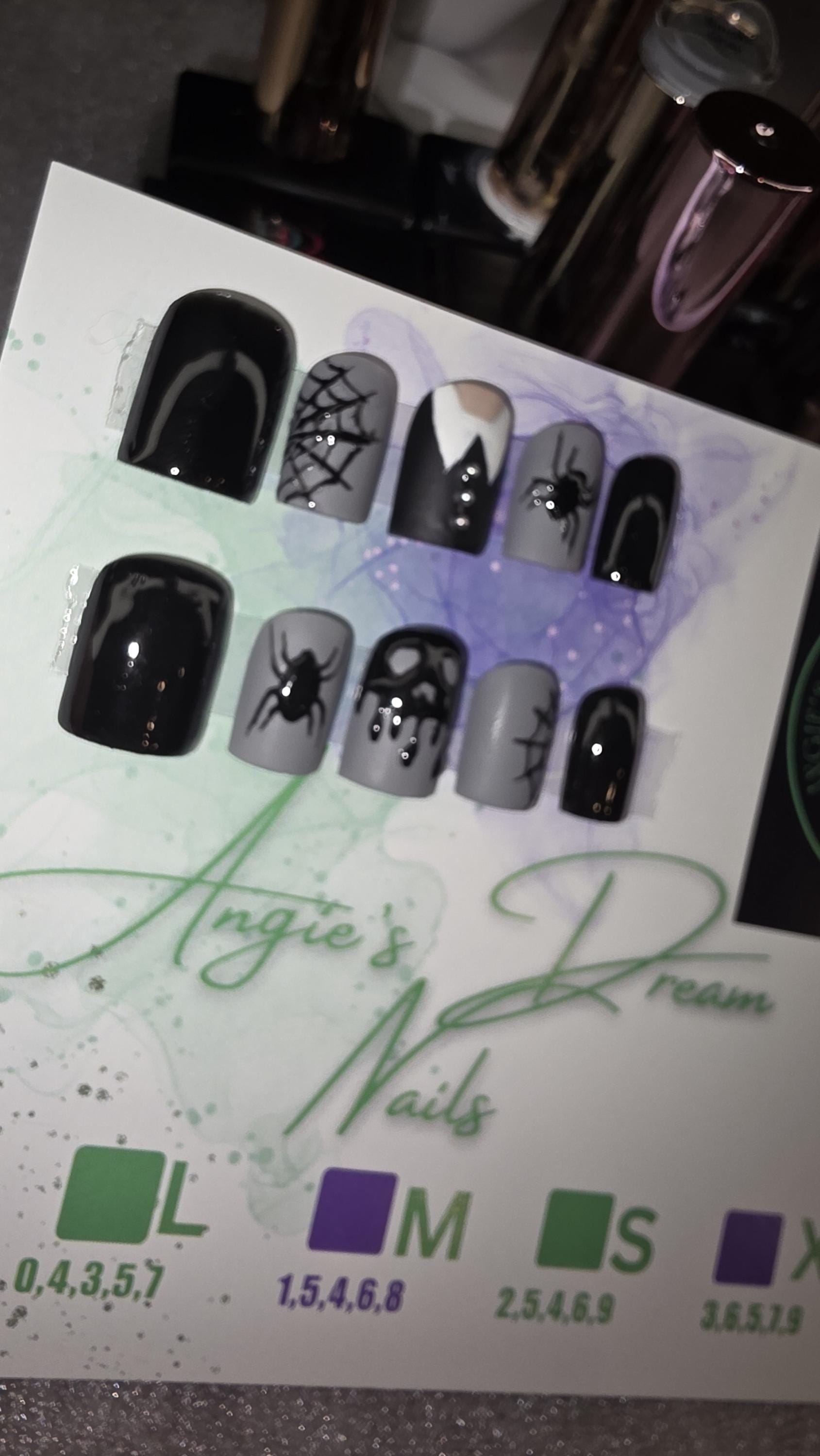 Halloween characters nails [fall nails][black and gray][pressons]xshort