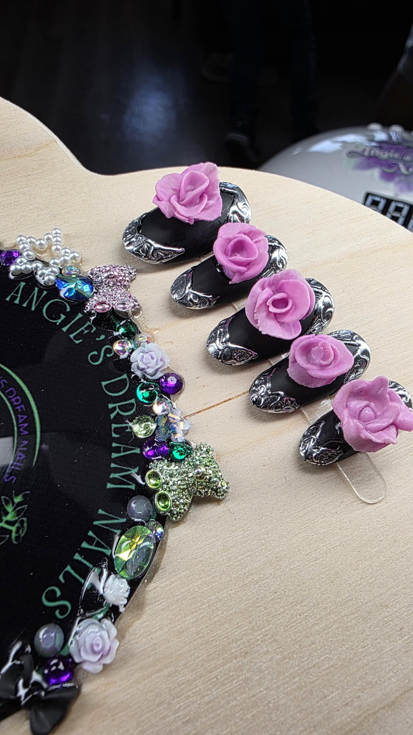 Matte black press on nails [ 3DRoses]metalic details