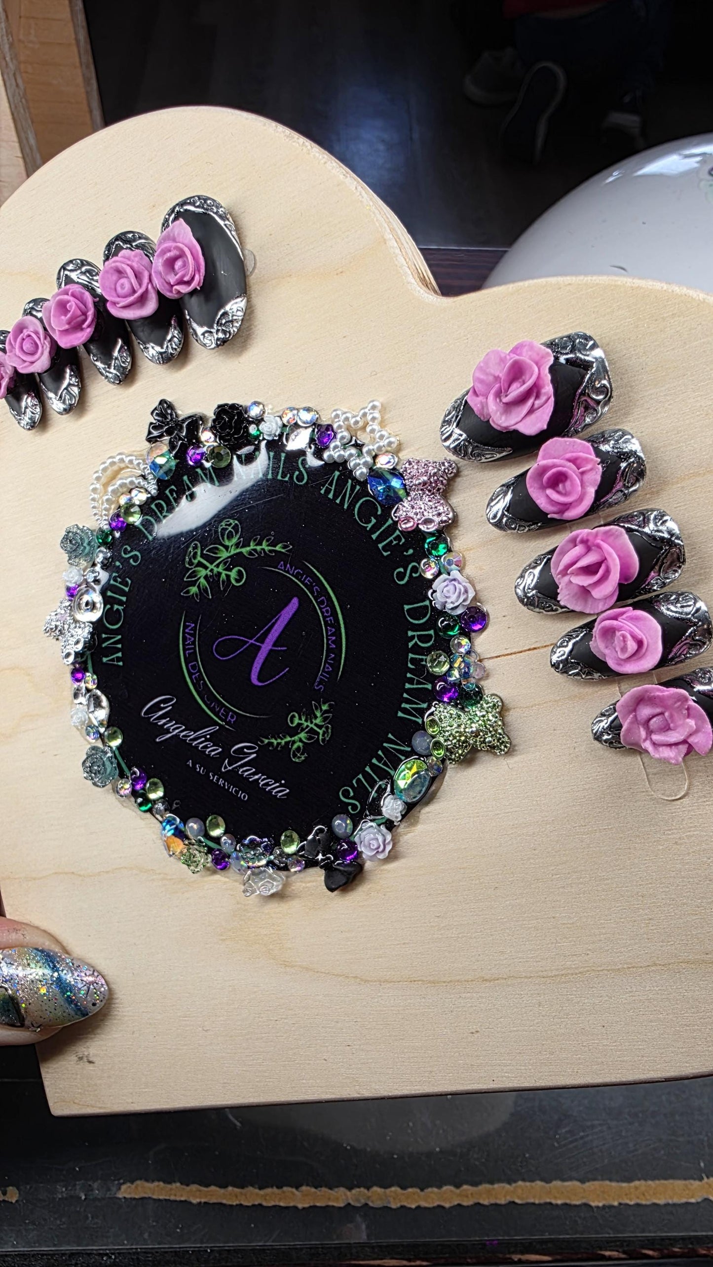 Matte black press on nails [ 3DRoses]metalic details